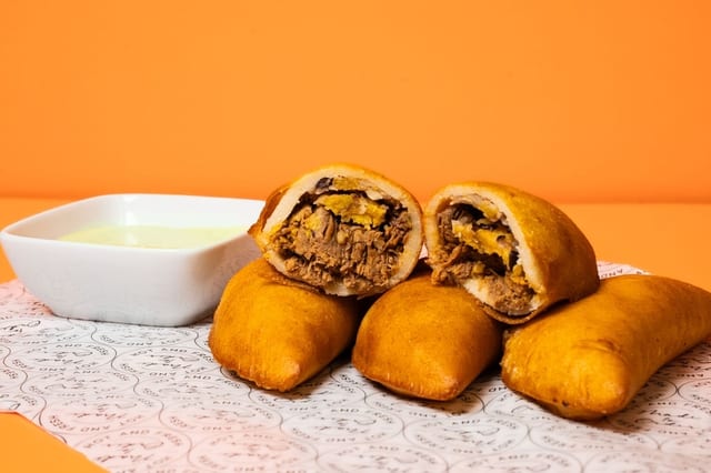 EMPANADA PABELLON.