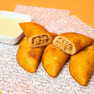 EMPANADA CHICKEN/POLLO