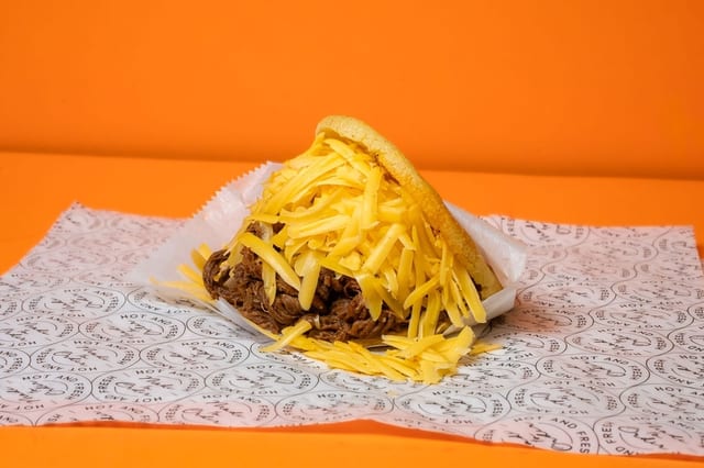 AREPA/PELUA.