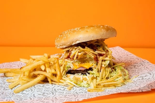 BURGER/ZULIANA.