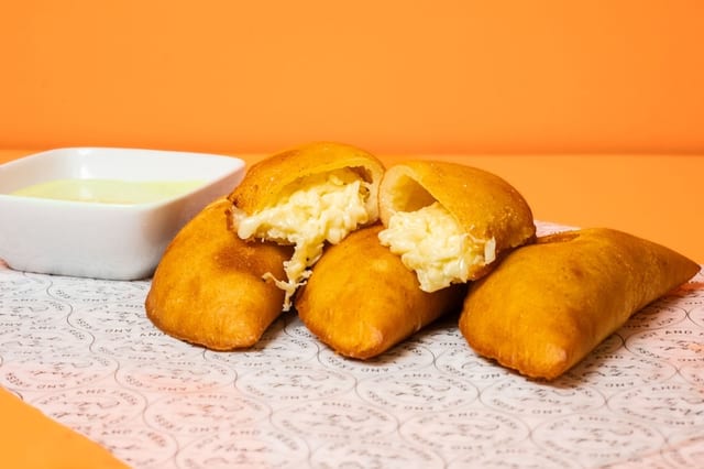 EMPANADA CHEESE/QUESO.