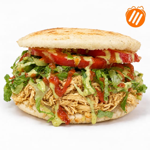 Arepa Shredded Chicken/Pollo Esmechado.